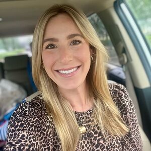 Meet your Posher, Hayley